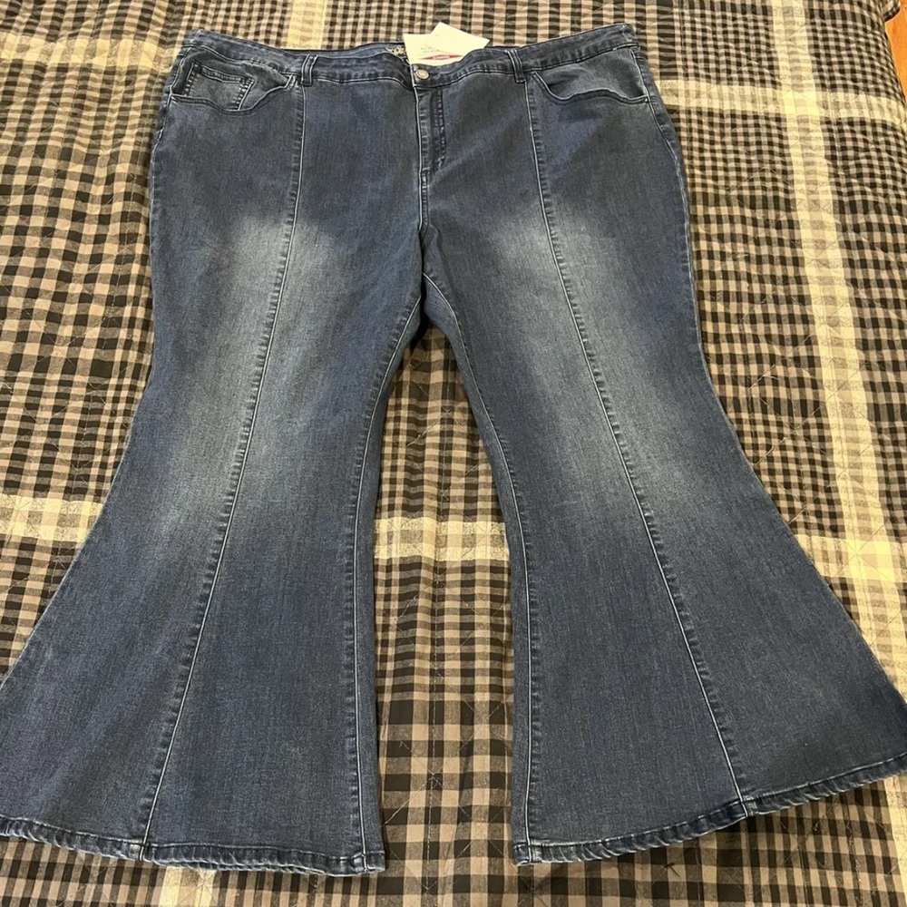 Plus Size Women With Control My Wonder Denim Flare Bellbottoms Jeans Size 28W